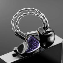 Drive In Ear Display With High Headphones